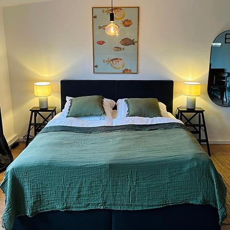 Feelslikehome - Urbane Altbauwohnung Mit Dachterasse& Parkplatz Bochum Exteriör bild