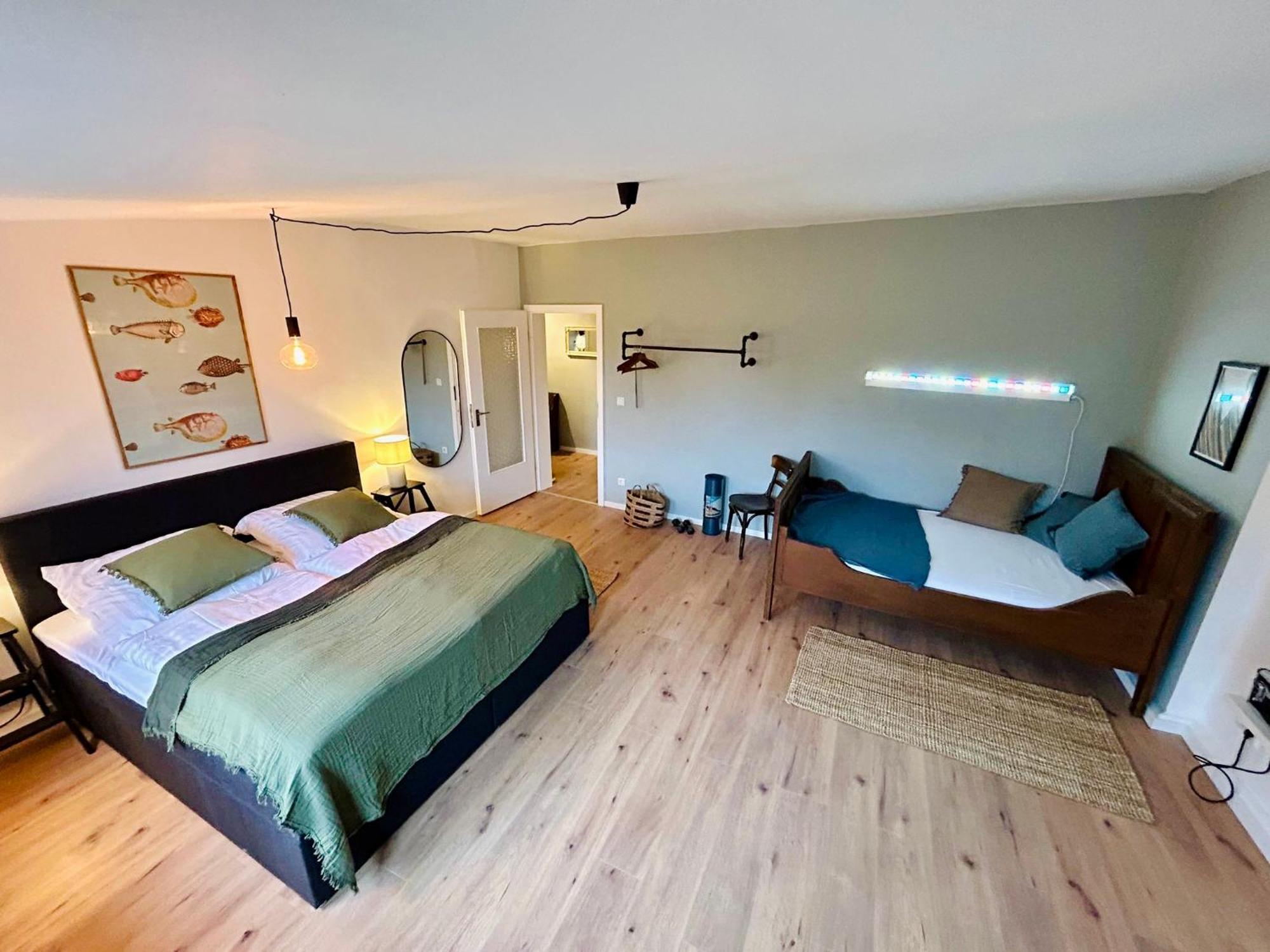 Feelslikehome - Urbane Altbauwohnung Mit Dachterasse& Parkplatz Bochum Exteriör bild