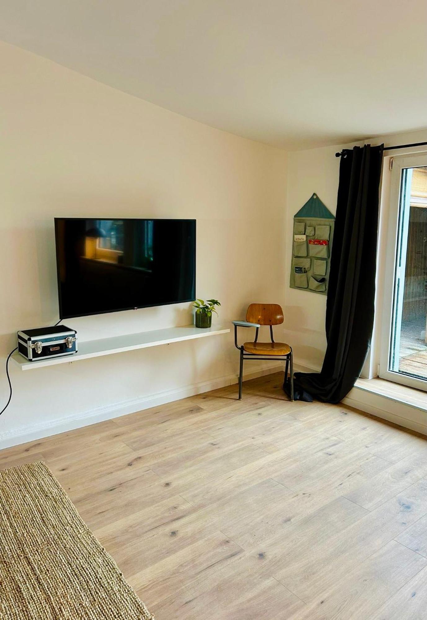 Feelslikehome - Urbane Altbauwohnung Mit Dachterasse& Parkplatz Bochum Exteriör bild