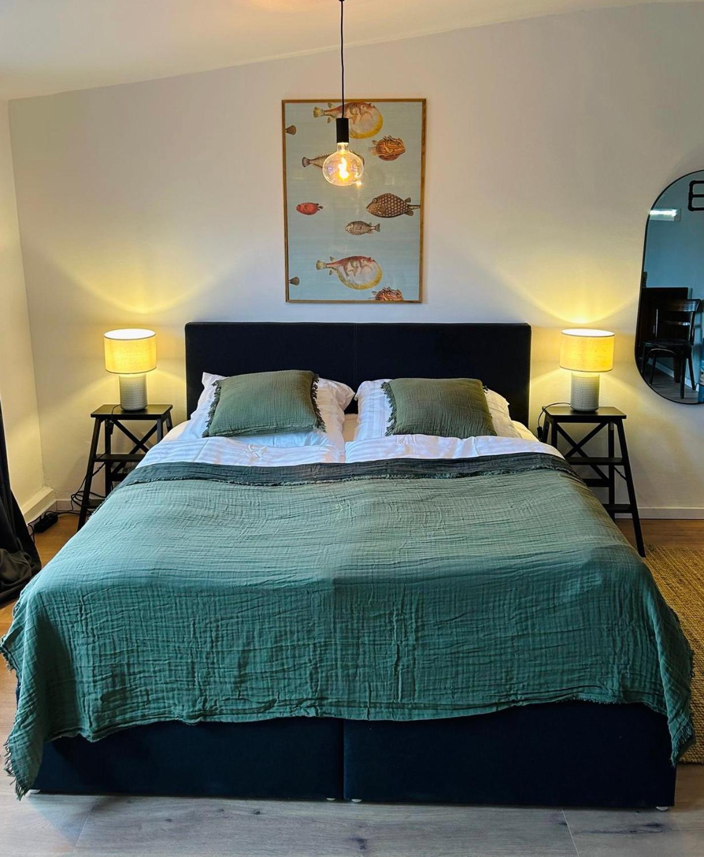 Feelslikehome - Urbane Altbauwohnung Mit Dachterasse& Parkplatz Bochum Exteriör bild