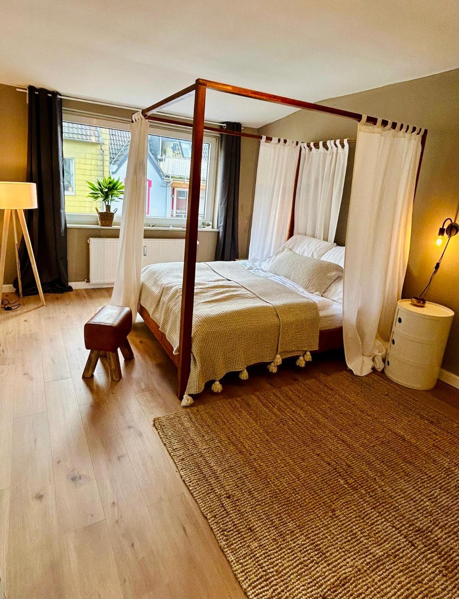 Feelslikehome - Urbane Altbauwohnung Mit Dachterasse& Parkplatz Bochum Exteriör bild