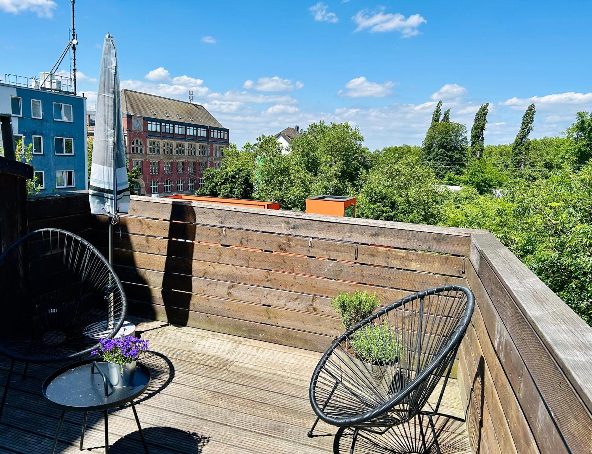Feelslikehome - Urbane Altbauwohnung Mit Dachterasse& Parkplatz Bochum Exteriör bild